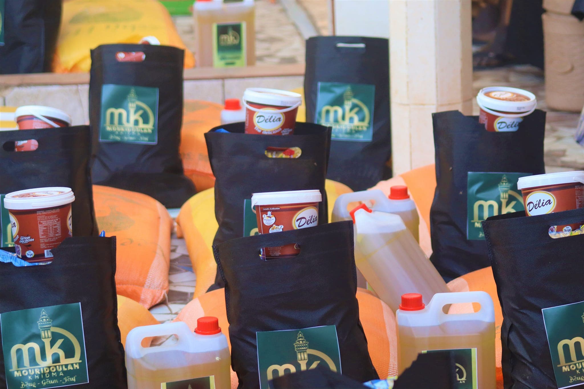 Membres de Mouridoulah Khidma en action lors d'une activité de service communautaire